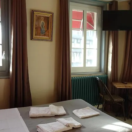 Hotel L'hotel De La Taverne *